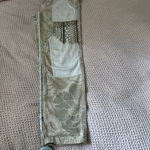 Pilcro by Anthropologie The Camp Wanderer Patchwork Embroidered Cargo Pant Sz 26 - Picture 13 of 13